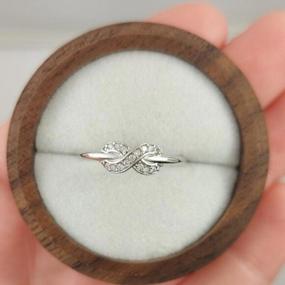 925 Sterling Silver Infinity Ring - Picture 1 of 7